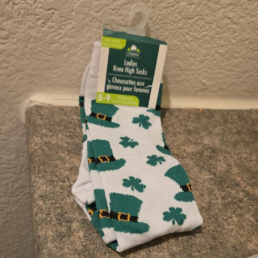 Green Shamrock Knee High Socks Nwt